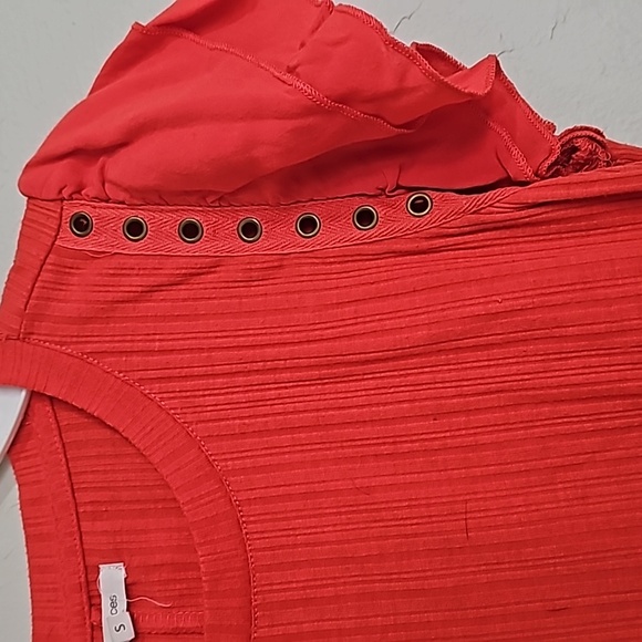 Cute top! - Picture 2 of 2